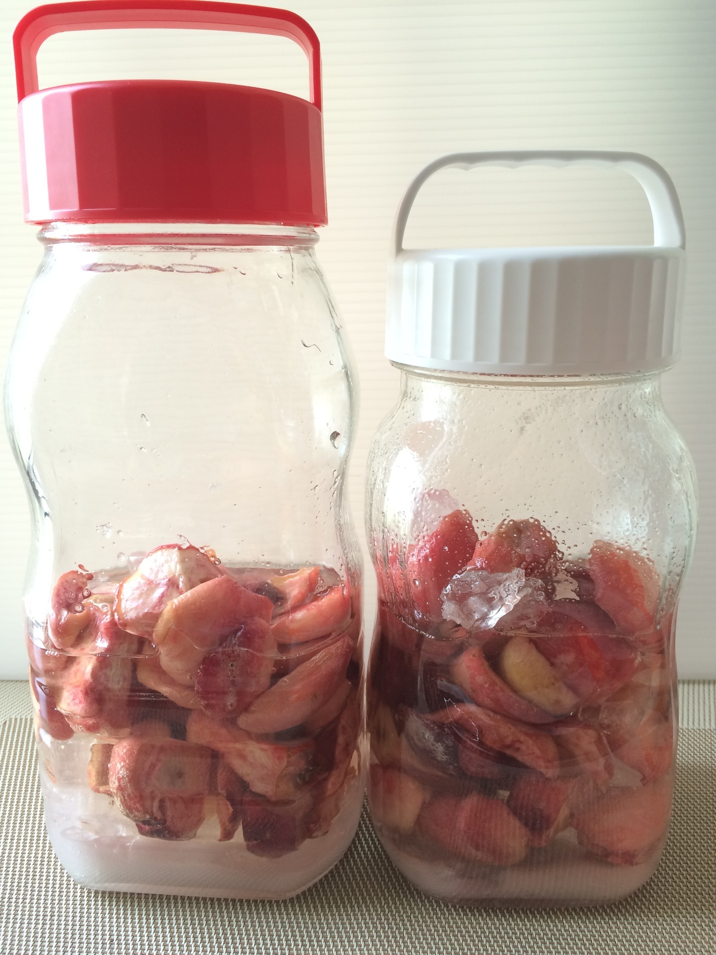 無農薬で熟成前の小さな桃を果実酒 シロップ コンポートに うさぎと発酵